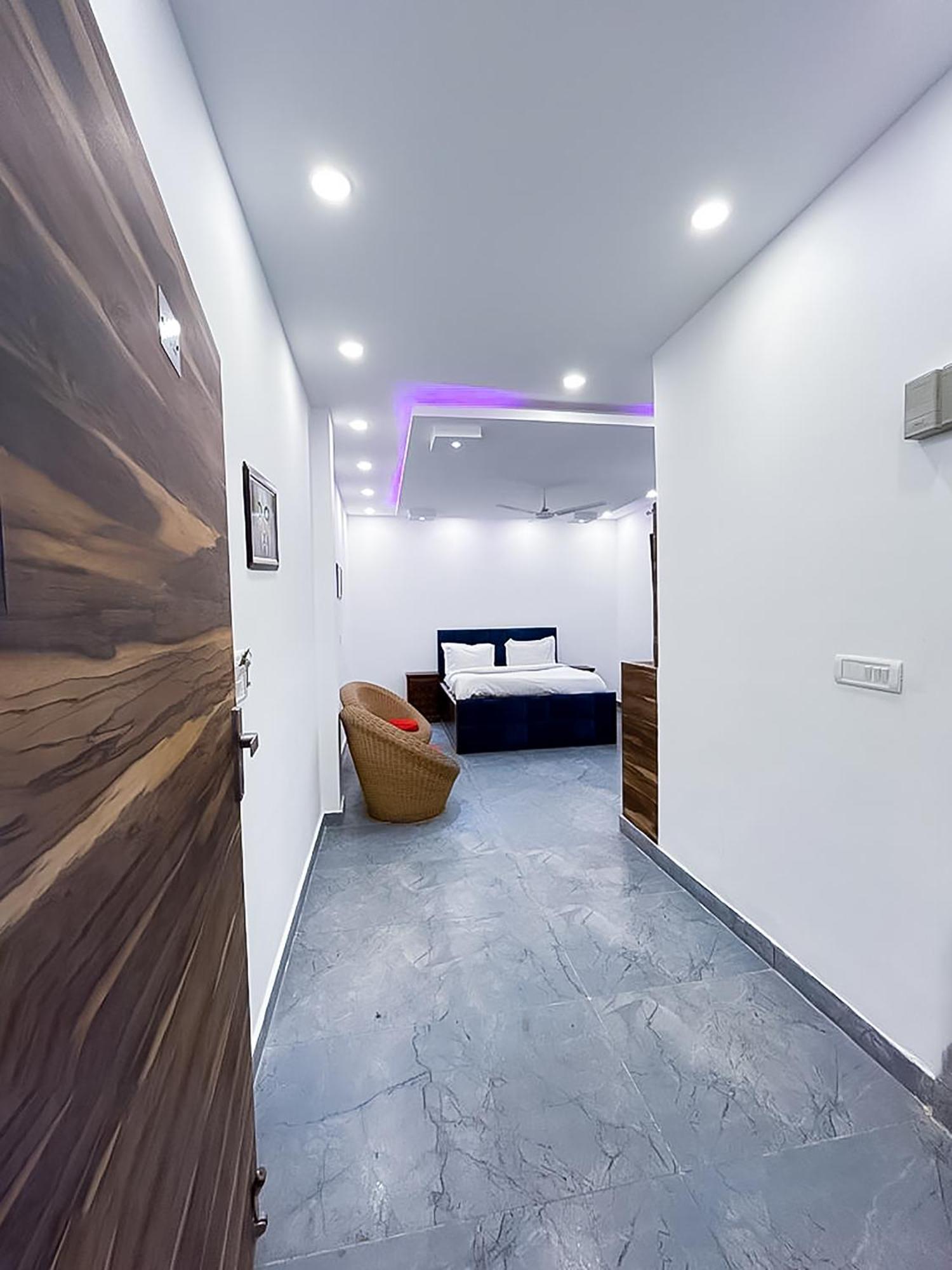 Deluxe Room Sec 132 Near Paras Mall Noida Luaran gambar